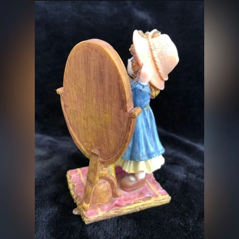 K's Collection Girl In The Mirror Figurine